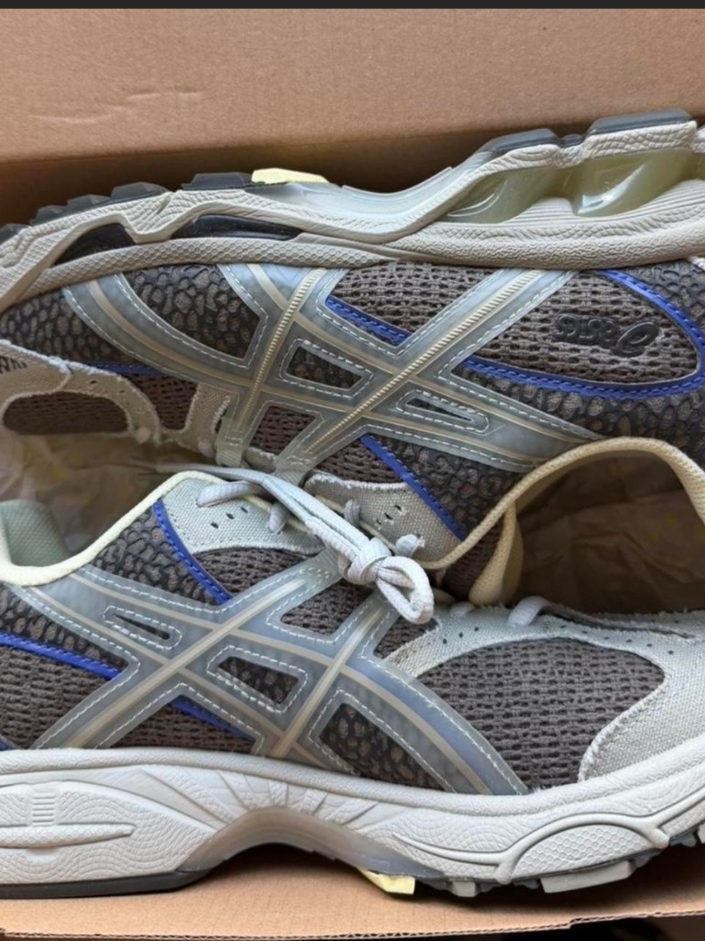 ACICS GEL NIMBUS 10.1 EIGHTEEN EAST